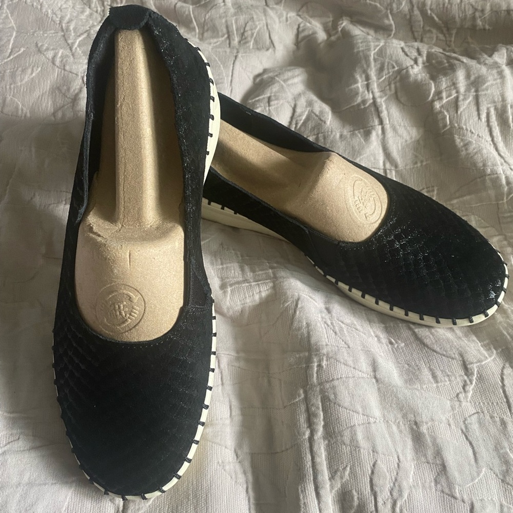 Brand new rare Sketchers Summer sheen loafers